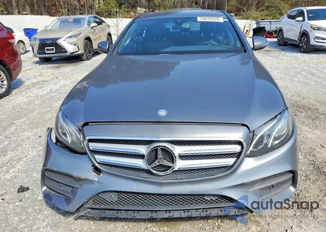 2017 Mercedes-Benz E 300 4Matic z USA, uszkodzony, nr VIN WDDZF4KBXHA030890